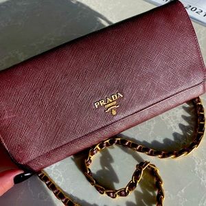 Prada Wallet on a Chain